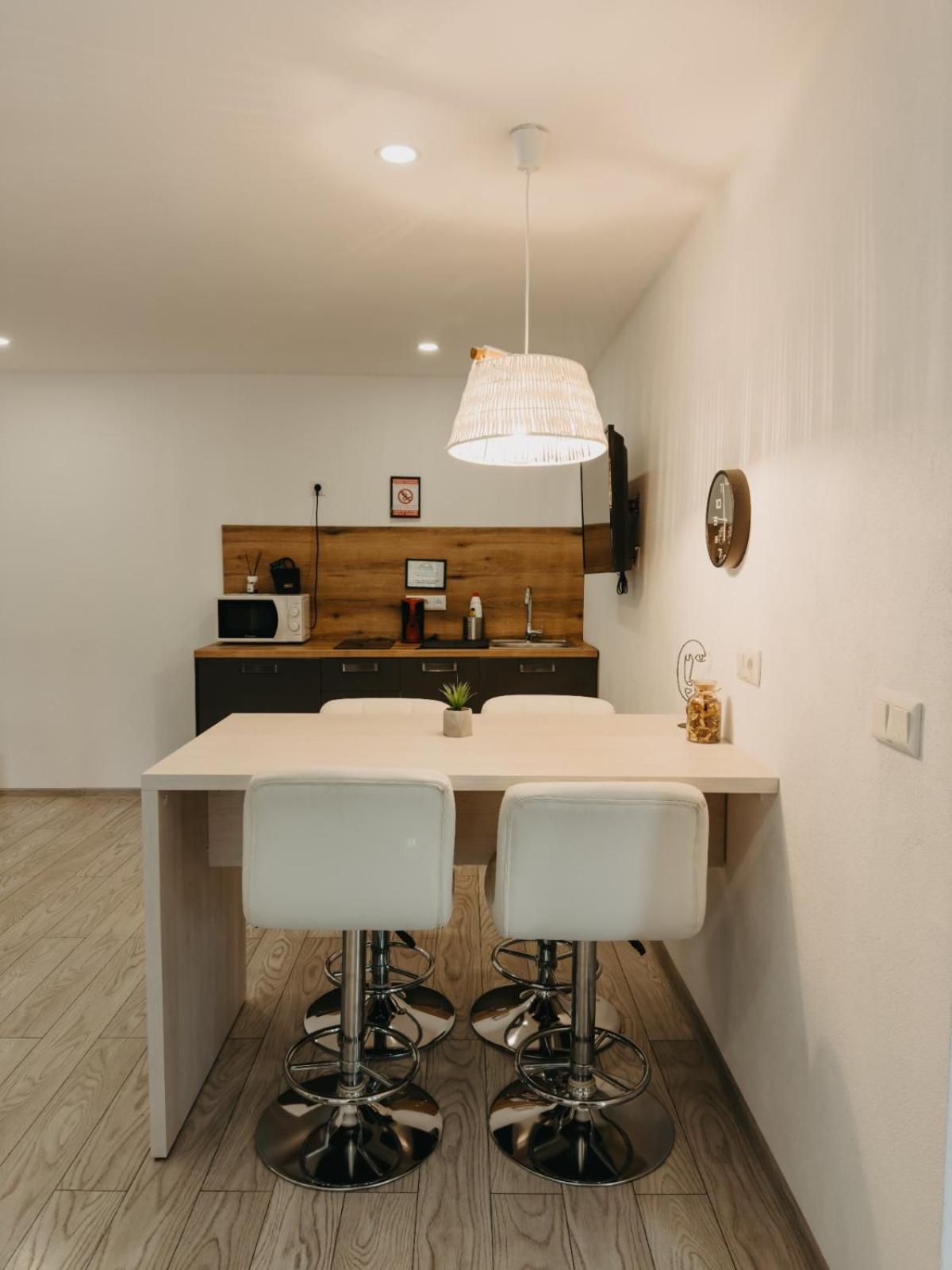Marcos Apartments Victoriei - Self Check-In Reșița Dış mekan fotoğraf