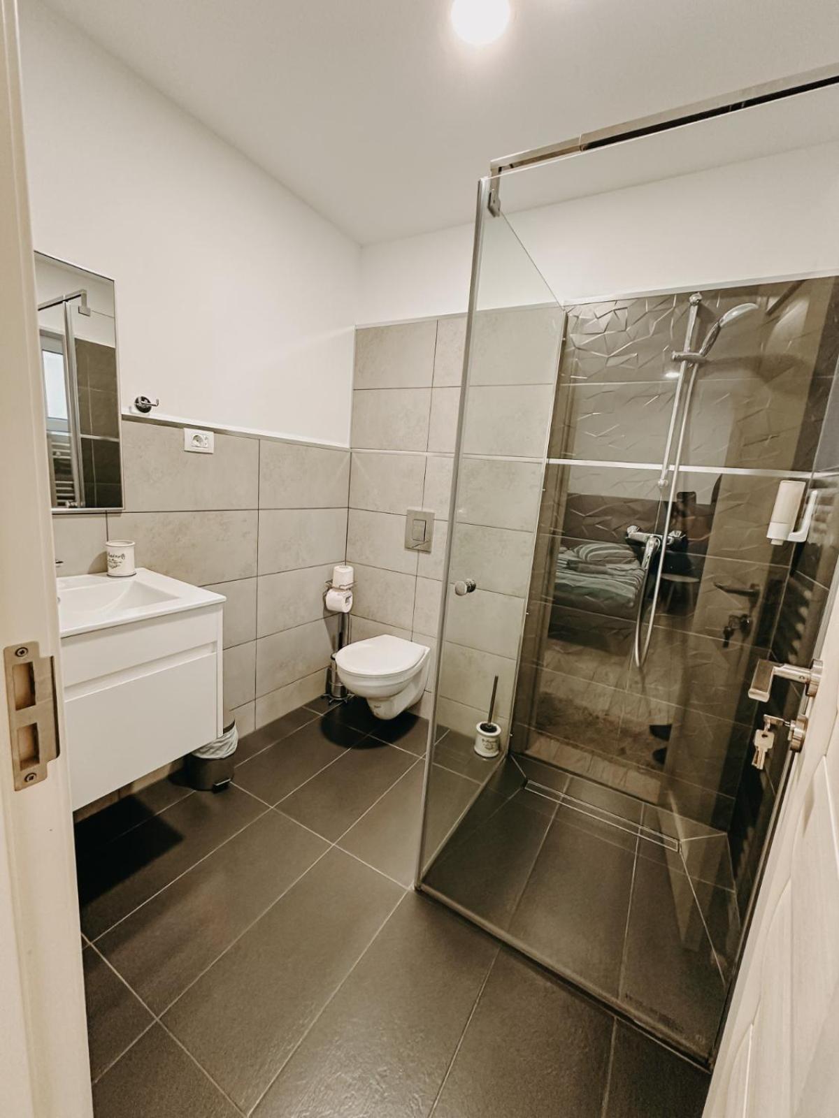 Marcos Apartments Victoriei - Self Check-In Reșița Dış mekan fotoğraf